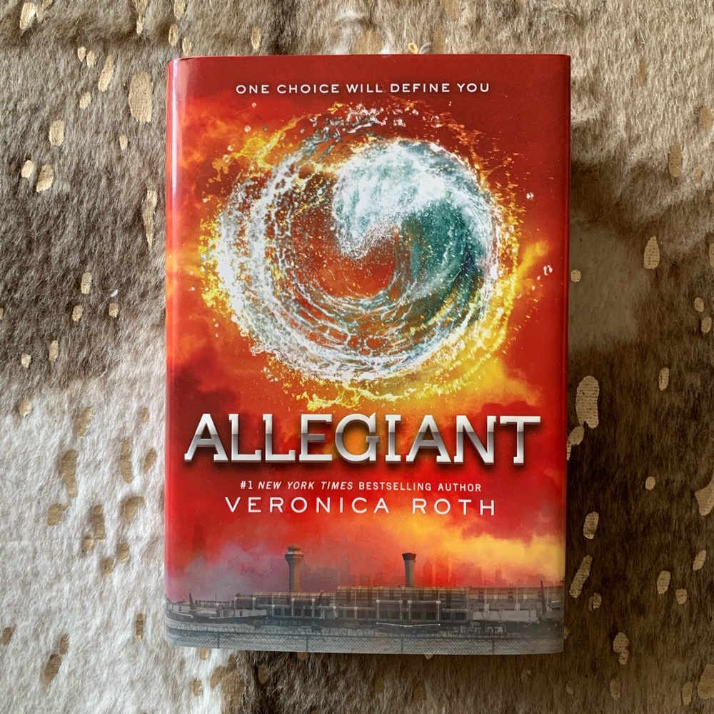 “Allegiant” by Veronica Roth YA novel